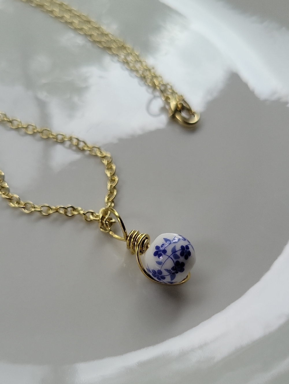 Ceramic Pendant In Gold Chain